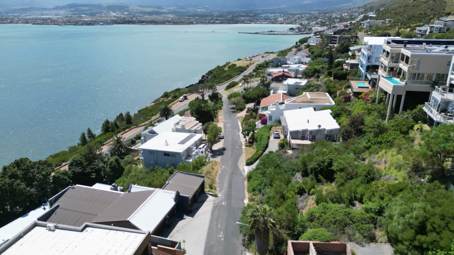 0 Bedroom Property for Sale in Mountainside Western Cape